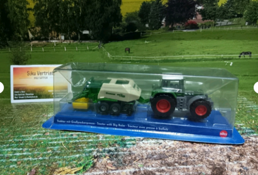 1628- Fendt Favorit 926 Vario mit Presse,neu in Geschenk-OVP, neu