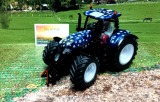 3223-New Holland Weihnachtstraktor 2023,New Holland T7,neu in OVP,limited Edition