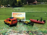 1608- Land Rover Defender mit Boot, Feuerwehr,Siku Blister,neu in OVP,Neuheit 1/25