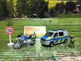 2562-VW T6 mit BMW Polizeimotorrad, Neuheit 2/2026