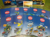1001 - 12 Siku Kataloge klein/groß A5 2011,2012,-2024-2025,neu,Kundenkataloge