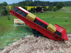 2466 - elektrisches Förderband mit Zuggabel,1:32,neu in OVP