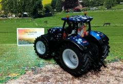 3223-New Holland Weihnachtstraktor 2023,New Holland T7,neu in OVP,limited Edition