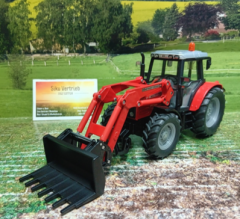 3653 - MF 894 mit Frontlader, Traktor, Bauernhof, 1:32