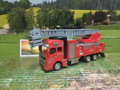 Spielauto Feuerwehr-LKW mit Drehleiter rot/grau 21cm Metall Kartonetui