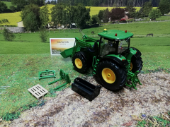 6792 - John Deere 7310R mit Frontlader / Bluetooth App-Steuerung