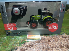 6882 - Claas Axion 850 - Set mit Fernsteuerung,1:32,neu in OVP