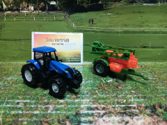 1668 - New Holland mit Feldspritze