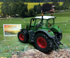 3285 - Fendt 724 Vario,1:32,neu in OVP