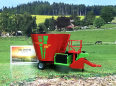 2450 - Futtermischwagen,1:32,neu in OVP