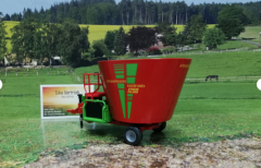 2450 - Futtermischwagen,1:32,neu in OVP