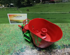 2450 - Futtermischwagen,1:32,neu in OVP